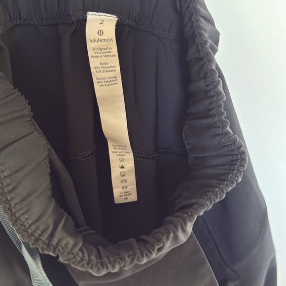 Lululemon On The Fly Skirt 21" Inch Luxtreme In Black Color Womens Size 2 - Picture 9 of 10